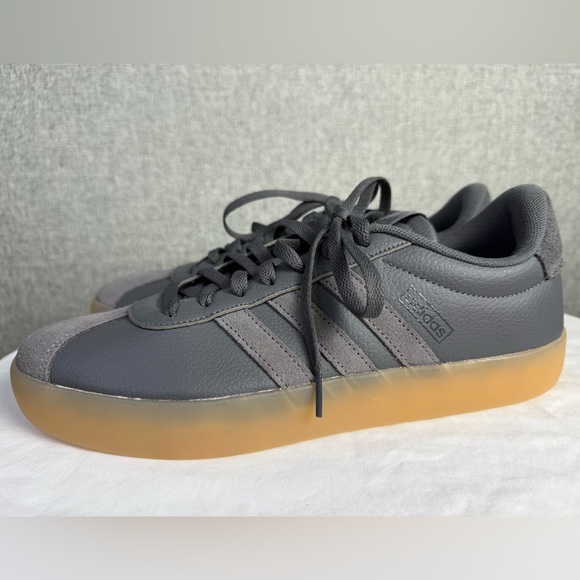 Adidas Charcoal Gray Gum Sole Low Laceup VL COURT Shoes 3.0 Sneakers Size 11 NEW - Picture 2 of 8